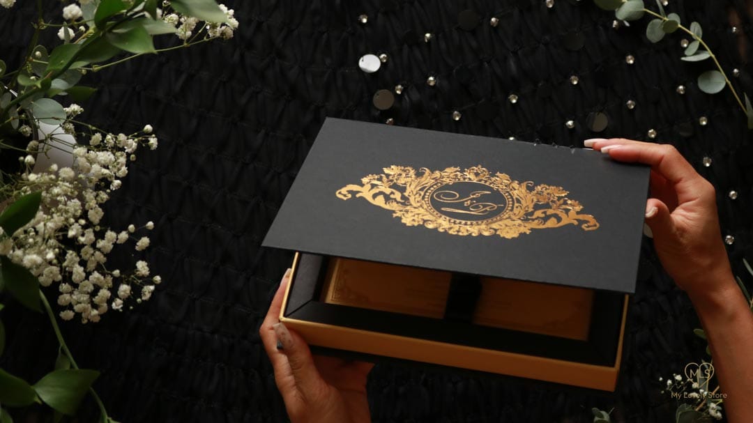 Bespoke Invitation Box Detail 001