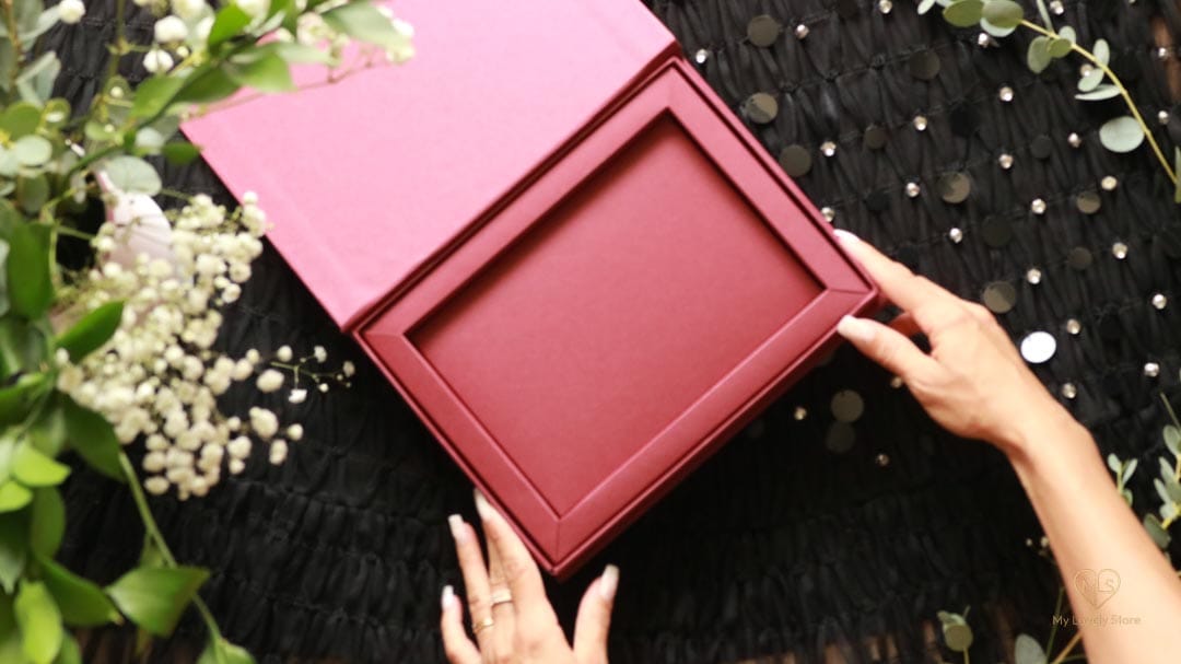 Bespoke Invitation Box Detail 010