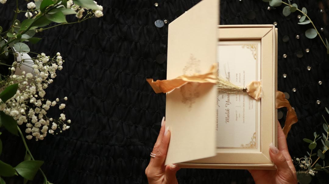 Bespoke Invitation Box Detail 068