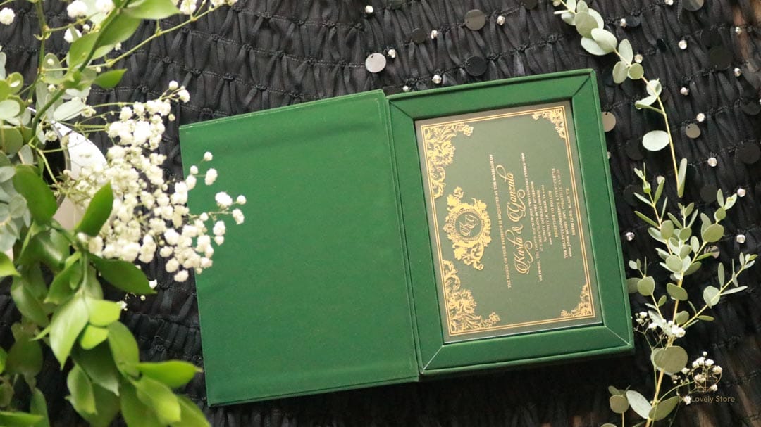 Bespoke Invitation Box Detail 090