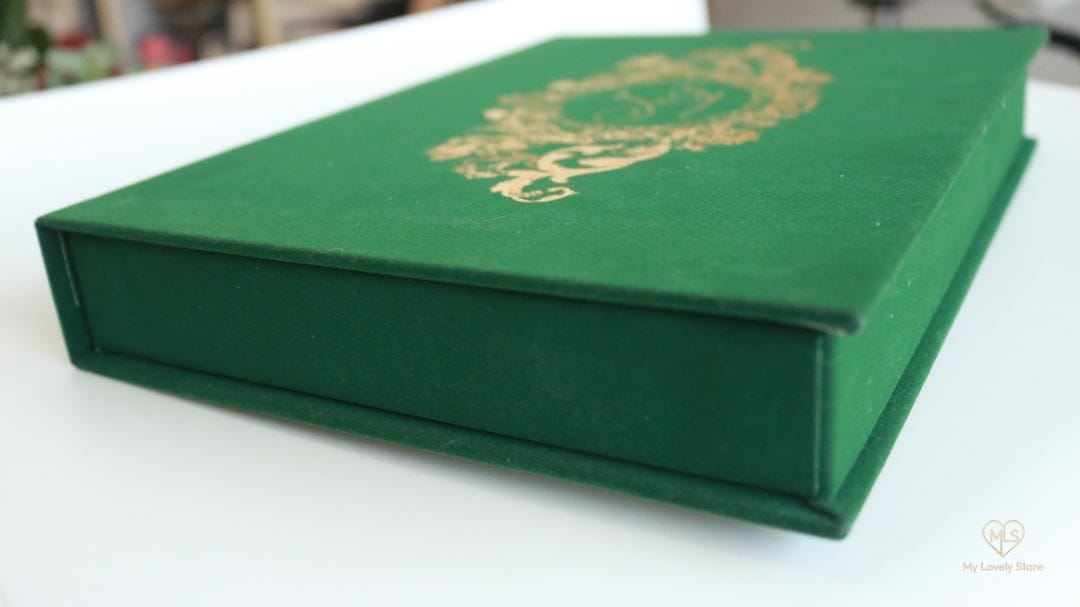 Bespoke Invitation Box Detail 141