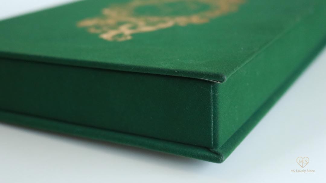 Bespoke Invitation Box Detail 142